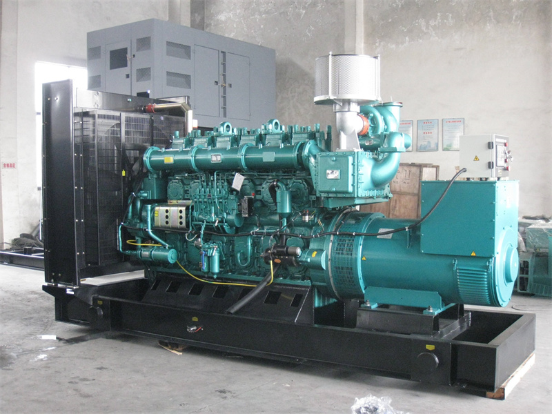 北京200KW 柴油发电机的油耗是多少？